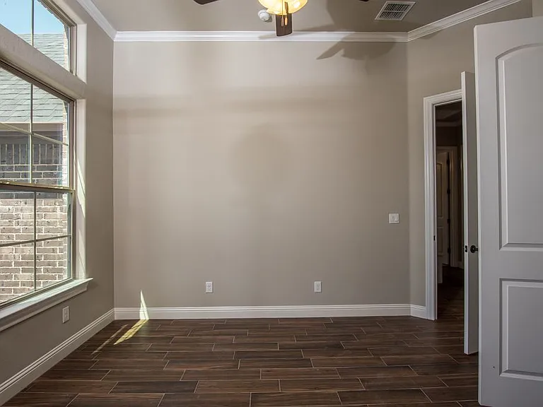 2113 Clive Dr — Photo 20