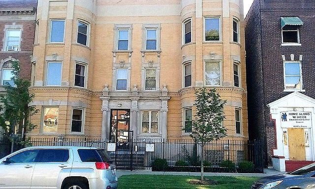1st image of 4810 S Prairie Ave #1N