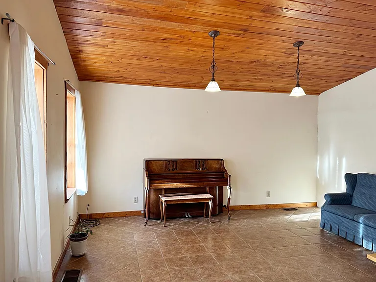 924 Montezuma Ave #2 — Photo 5