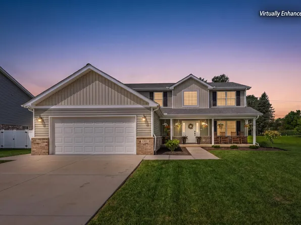 1301 N Wild Pine Dr, Yorktown, IN 47396