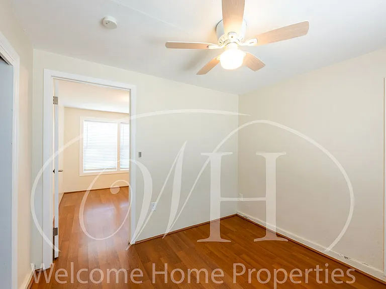 43 NE Ash Ave — Photo 17