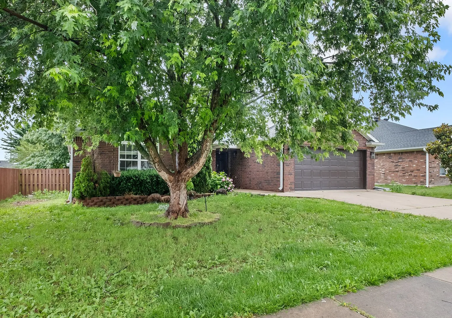 Stylish 3 Bed, 2 Bath Retreat with Modern Touches & Fenced Yard! — Photo 4