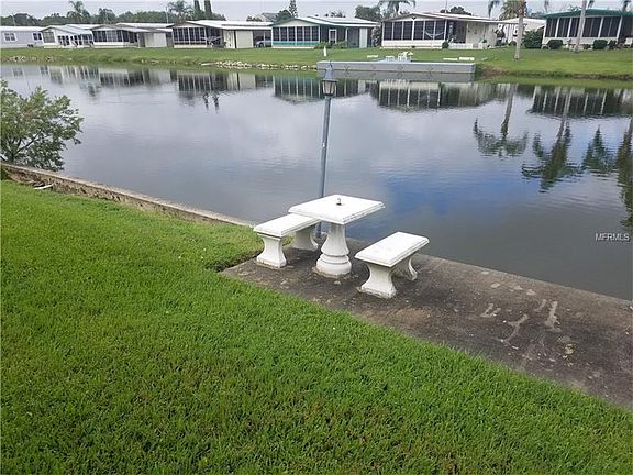 3rd image of 3213 Brewster Dr