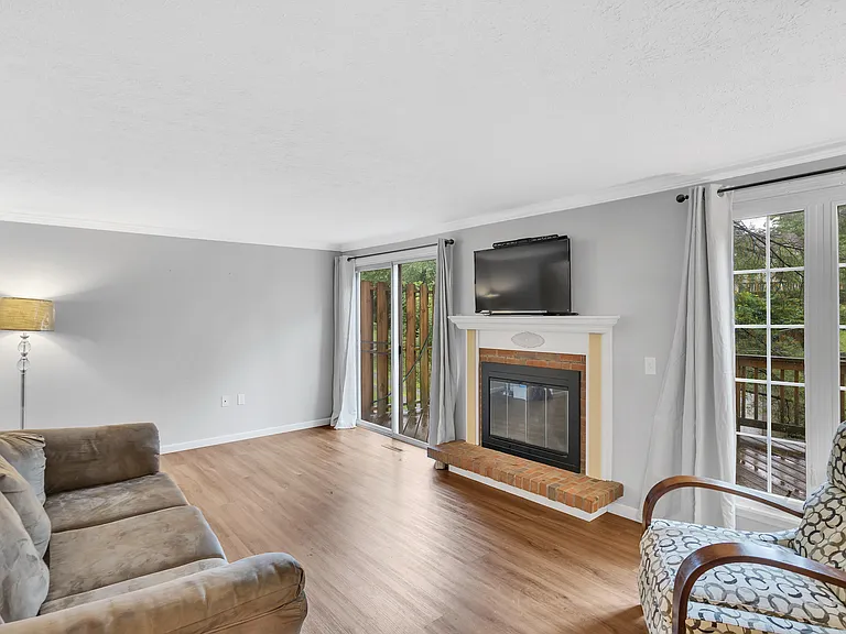 103 Sheffield Ct — Photo 8
