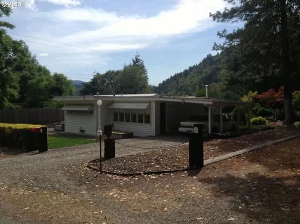 346 Clara Dr, Myrtle Creek, OR 97457