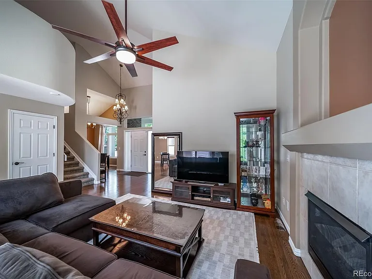 1011 S Valentia St #81 — Photo 7