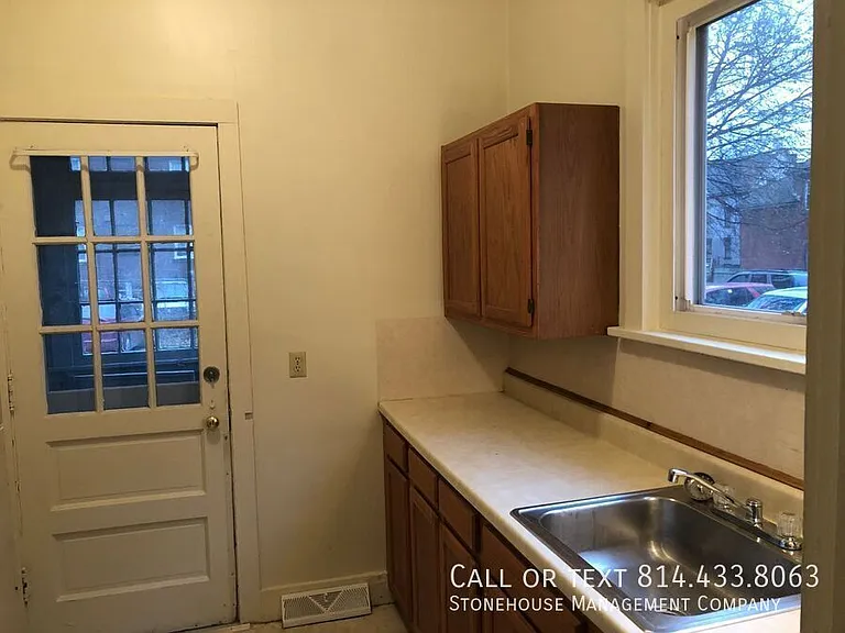 360 W 7th St #3 — Photo 12