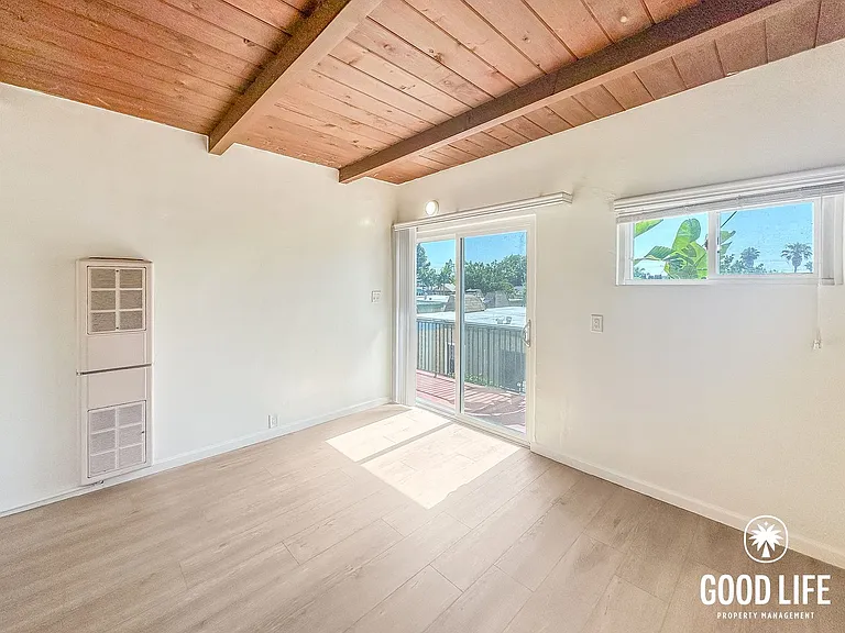 4444 36th St — Photo 2