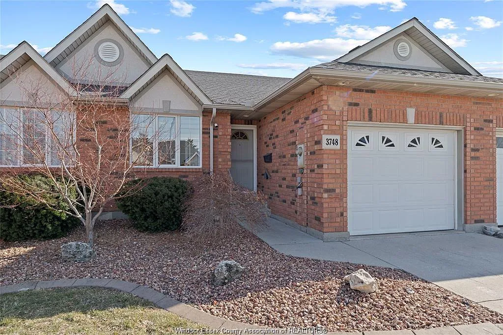 3 bed, 2.5 bath, $2,750 — Photo 1