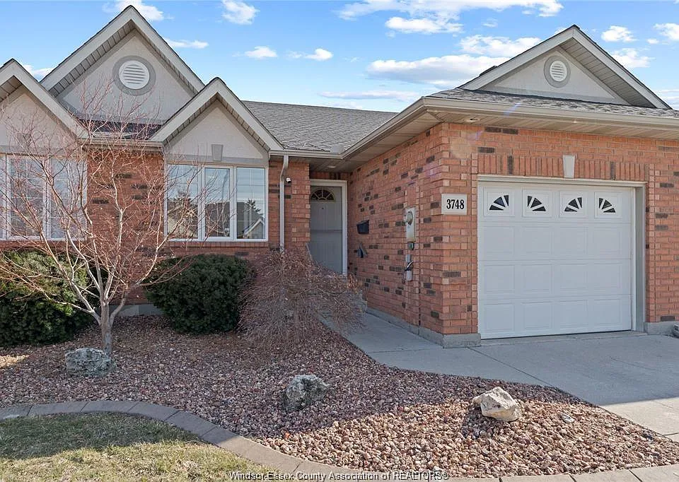 3748 Prairie Ct