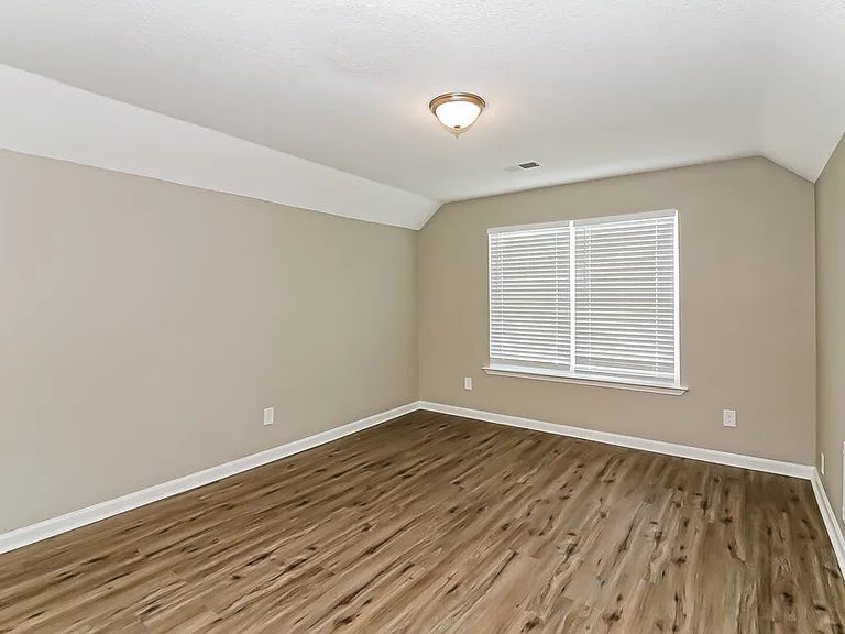 9864 White Poplar Dr — Photo 3