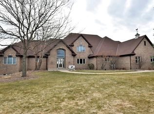 S53W29435 Ridgefield Rd, Waukesha, WI 53189