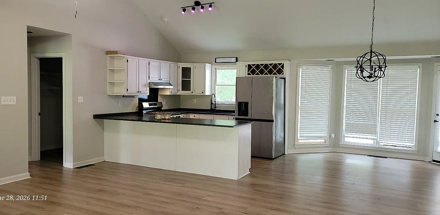 3 bed, 2.5 bath, 1721 sqft, $2,250 — Photo 1