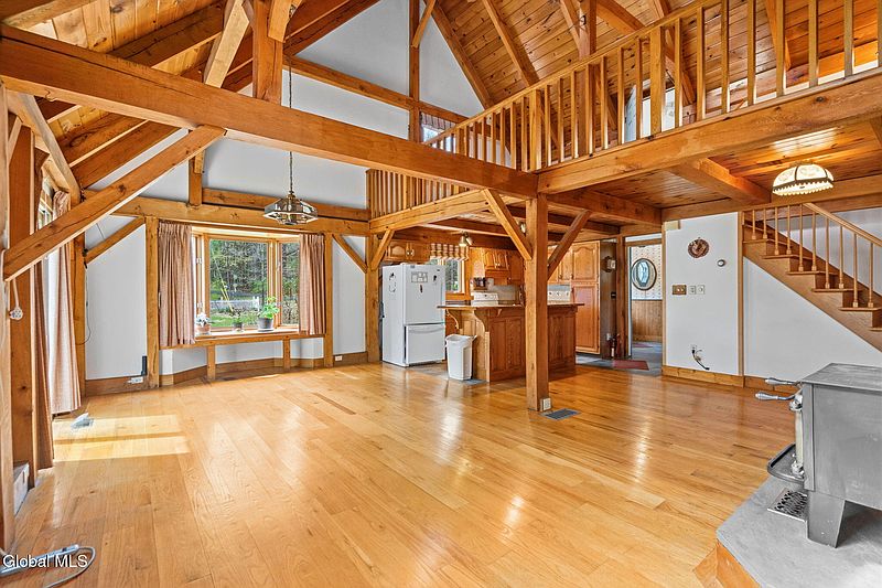 3rd image of 126 Normanskill Road