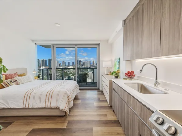1515 Liona St #1808, Honolulu, HI 96814