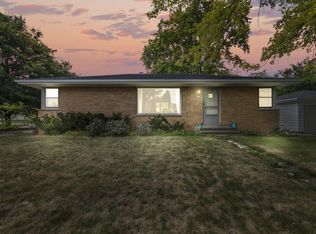 6205 N Garden Grove Ln, Glendale, WI 53209
