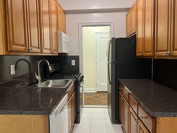3rd image of 1510 York Ave #2C