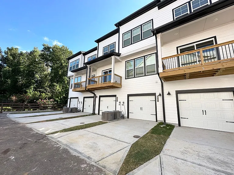 5098 Insperon Ln — Photo 4