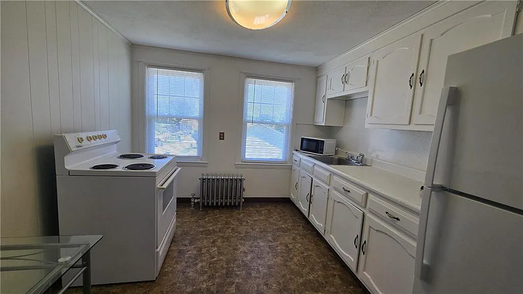 2 bed, 1.0 bath, 936 sqft, $1,825 — Photo 4