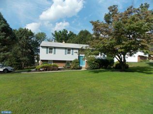 306 Crestwood Ave, Feasterville Trevose, PA 19053