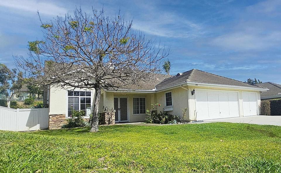 1st image of 390 Pismo Bay Ct