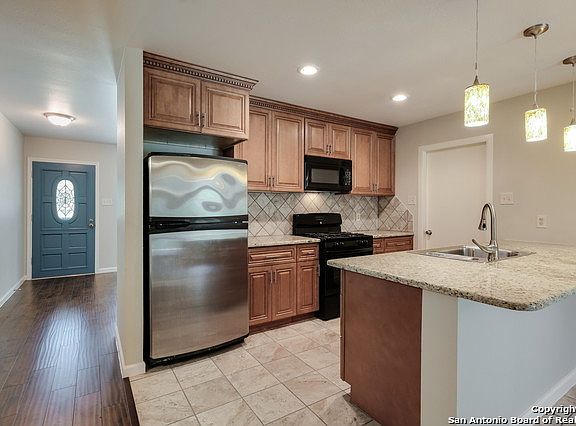 4th image of 3635 Crossette Dr