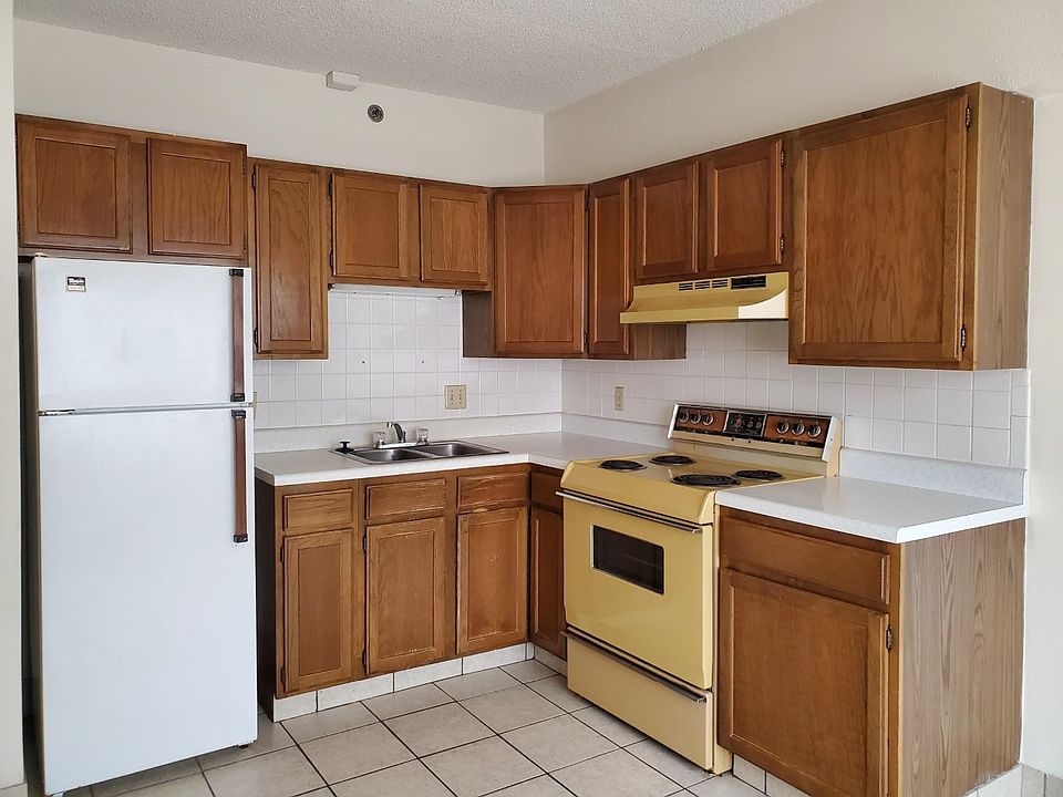 2nd image of 17 E 2nd Ave #3H
