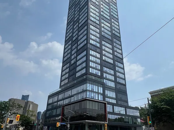 203 College St, Toronto, ON