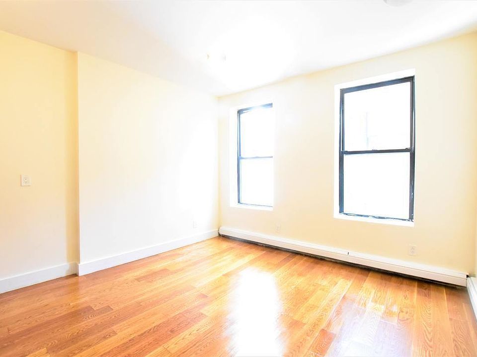 2nd image of 973 Columbus Ave APT 1B
