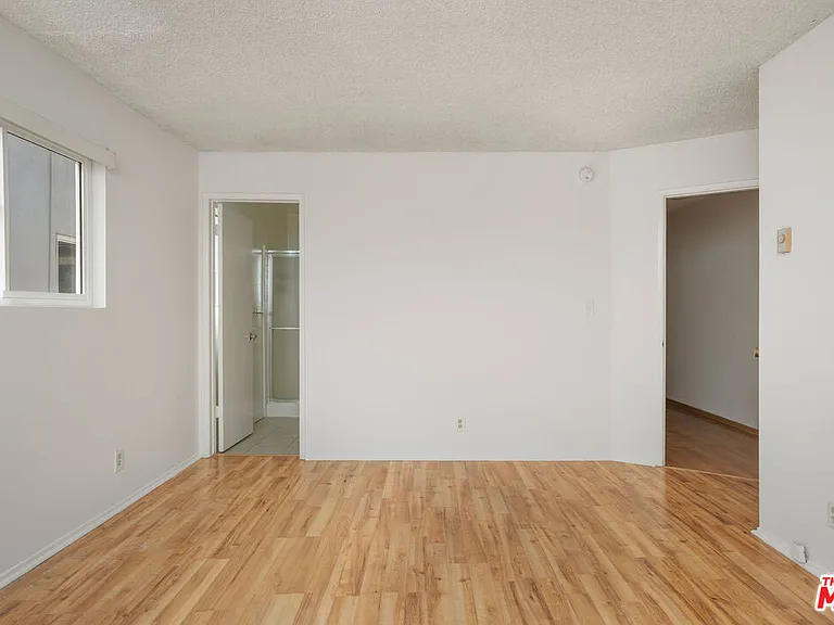 953 4th St #300 — Photo 11