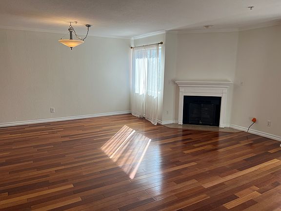 Living/Dining Area