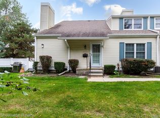 41715 Broquet Dr, Northville, MI 48167