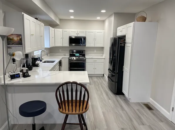 192 Hildreth St, Lowell, MA 01850