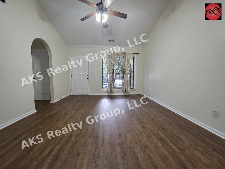 6116 Townley Way — Photo 3