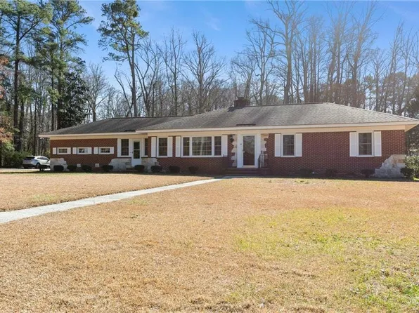 1722 Colonial Ave, Suffolk, VA 23434
