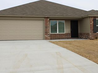 33 Curly Leaf Ln, Conway, AR 72032