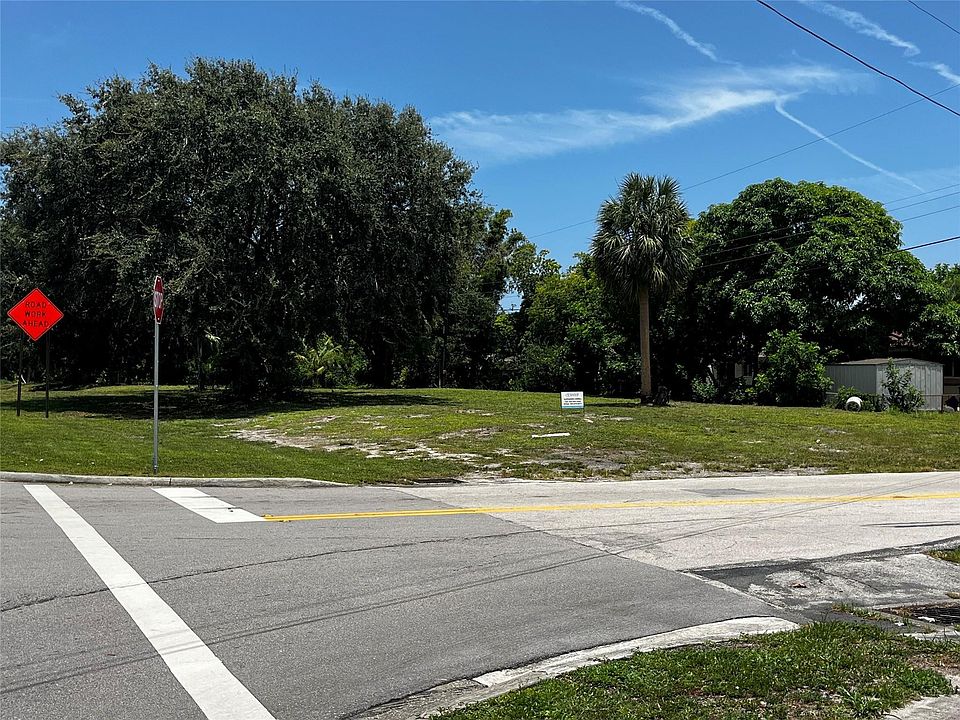 2nd image of 204 S Chillingworth Drive