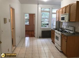 158 Powers St #2R, Brooklyn, NY 11211