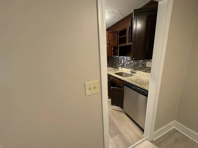 30A Hillside St #B18 — Photo 15