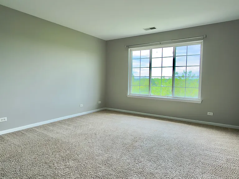 2204 W Concord Ln — Photo 16