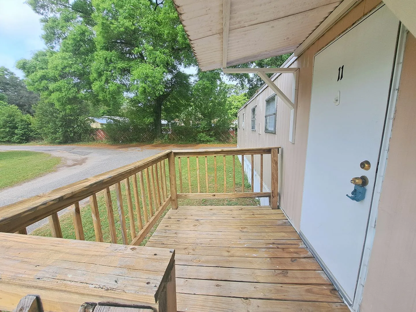 1BR/1BA updated mobile home close to I10 and Pine Forest Rd — Photo 2