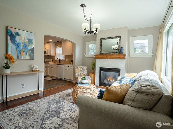 3rd image of 1914 Conger Avenue NW