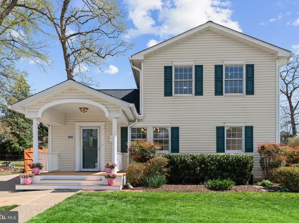 2005 Storm Dr, Falls Church, VA 22043