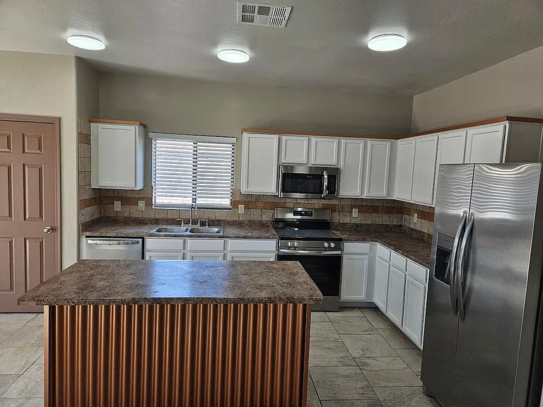 36337 W Velazquez Dr — Photo 9