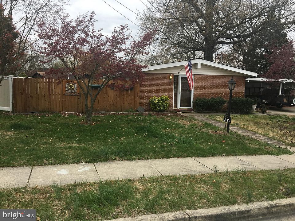1st image of 221 Saint James Dr