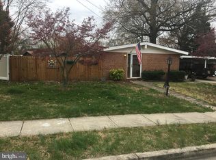 221 Saint James Dr, Glen Burnie, MD