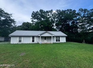 2288 Harperville Rd, Forest, MS 39074
