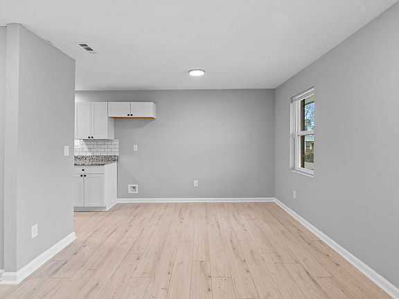 4th image of 3411 S Kensington Drive
