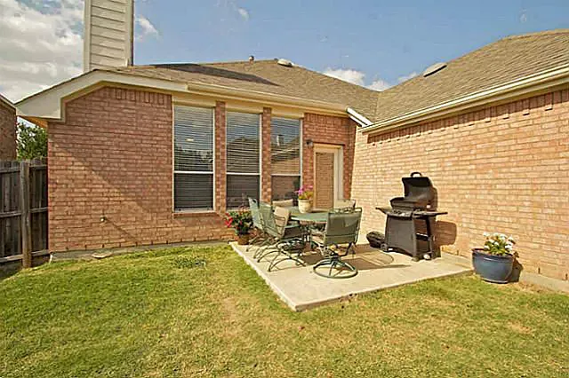 7261 Saint Augustine Dr — Photo 7