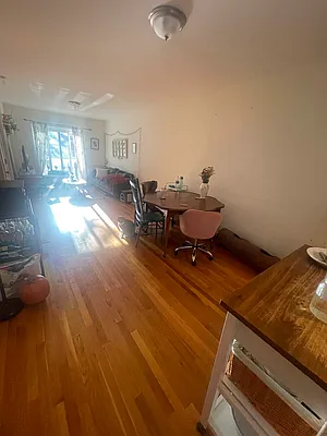 Rented by Metropolis International Realty Inc. | media 2